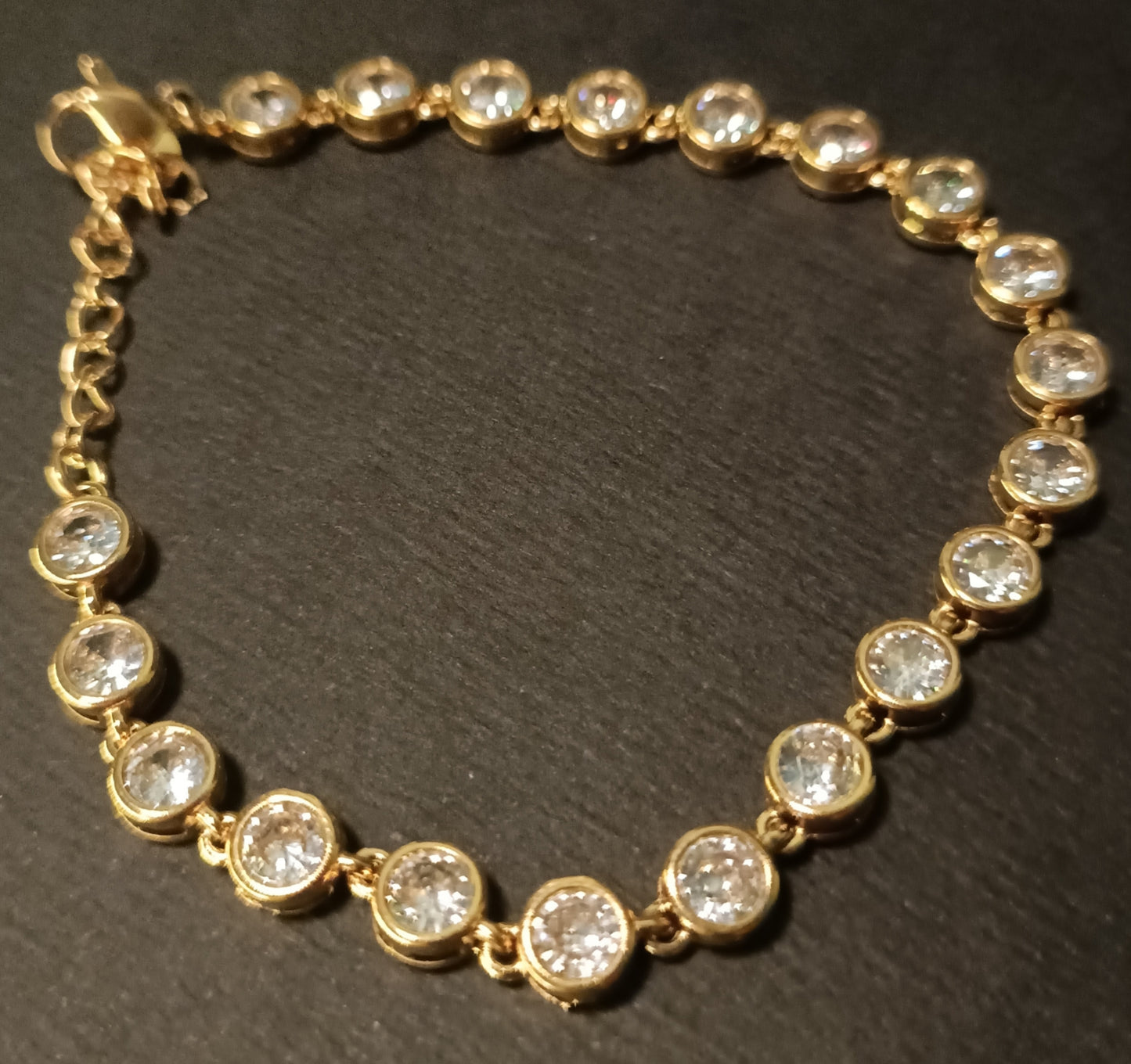 Bracciale - Eyes on Me – Finitura Gold con Pietre lucenti