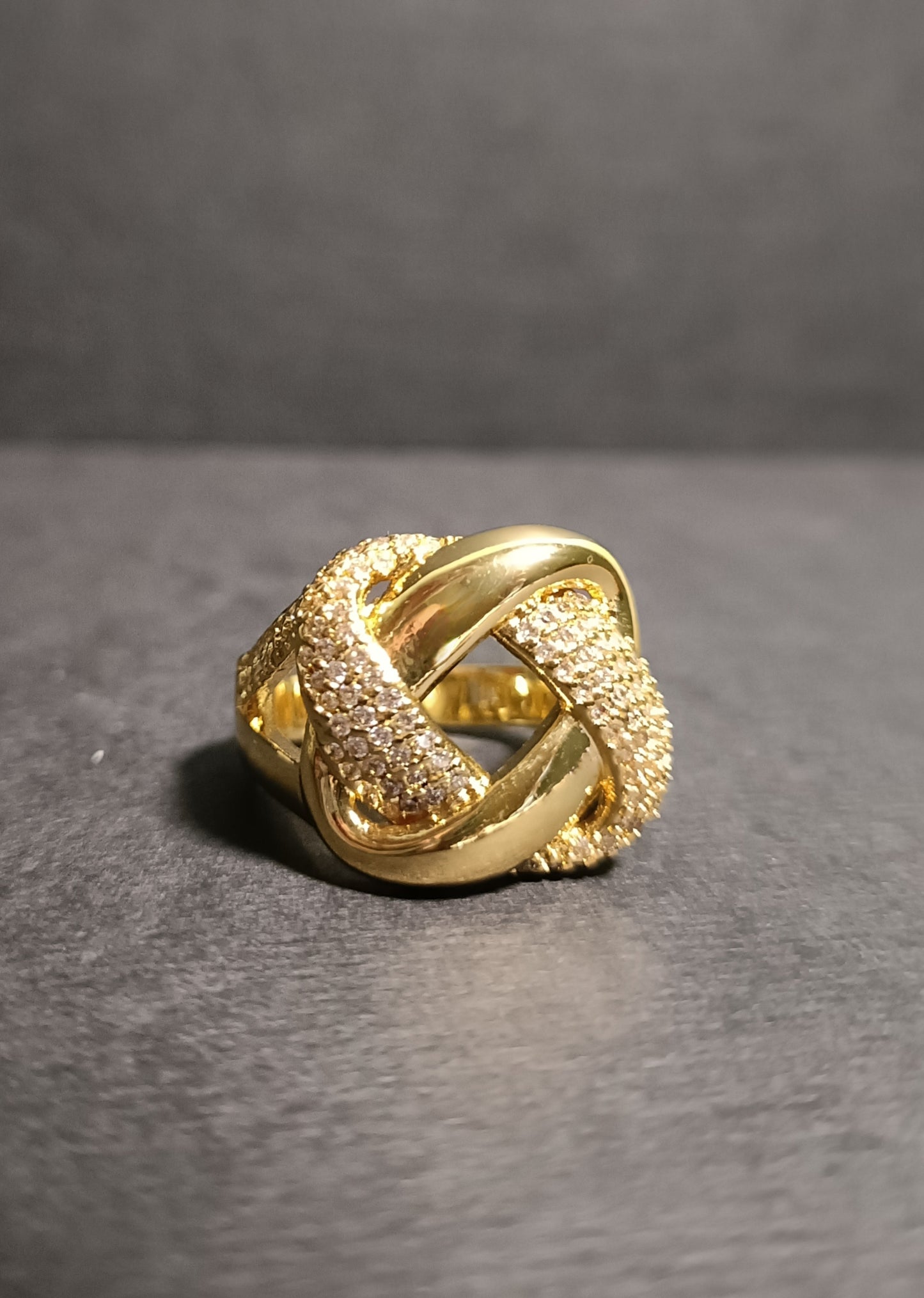 Anello - Knot My Type - Finitura Gold - Pavé di Pietre luminose