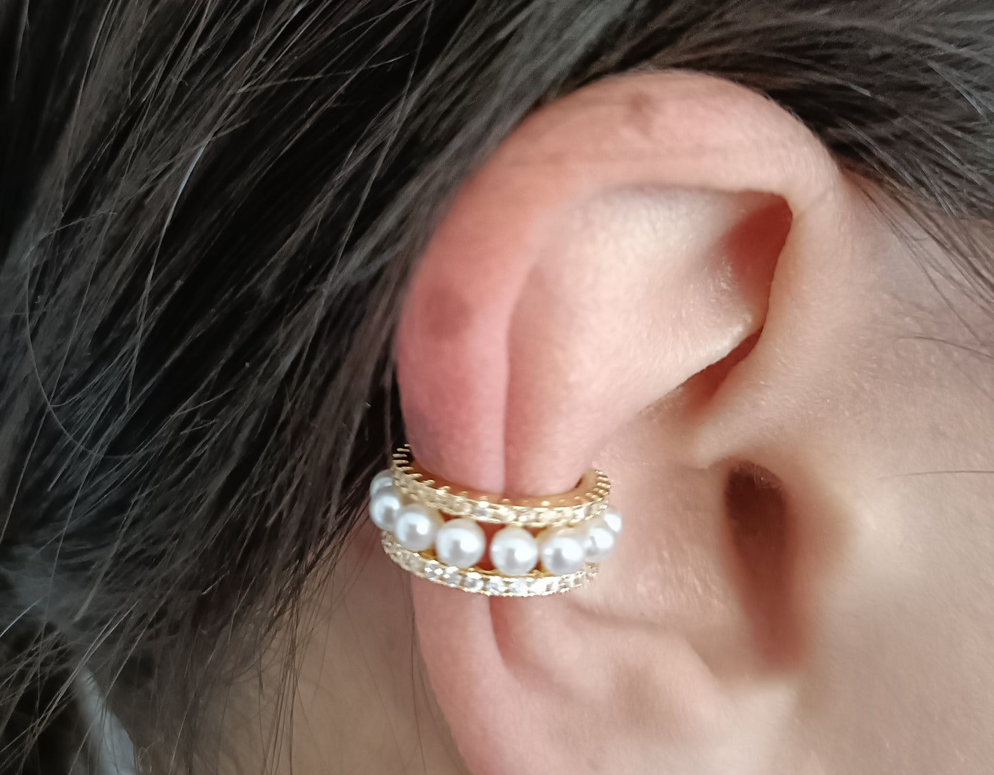 Orecchino Cuff - Baroque Bite - Finitura Gold Pavè pietre luminose e Perline