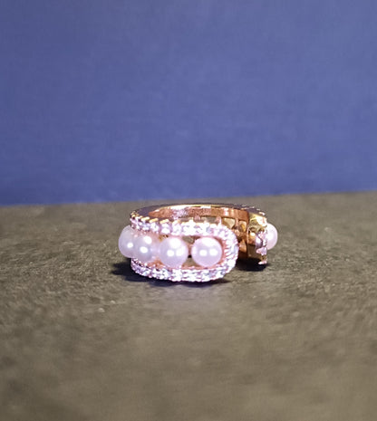 Orecchino Cuff - Baroque Bite - Finitura Gold Pavè pietre luminose e Perline