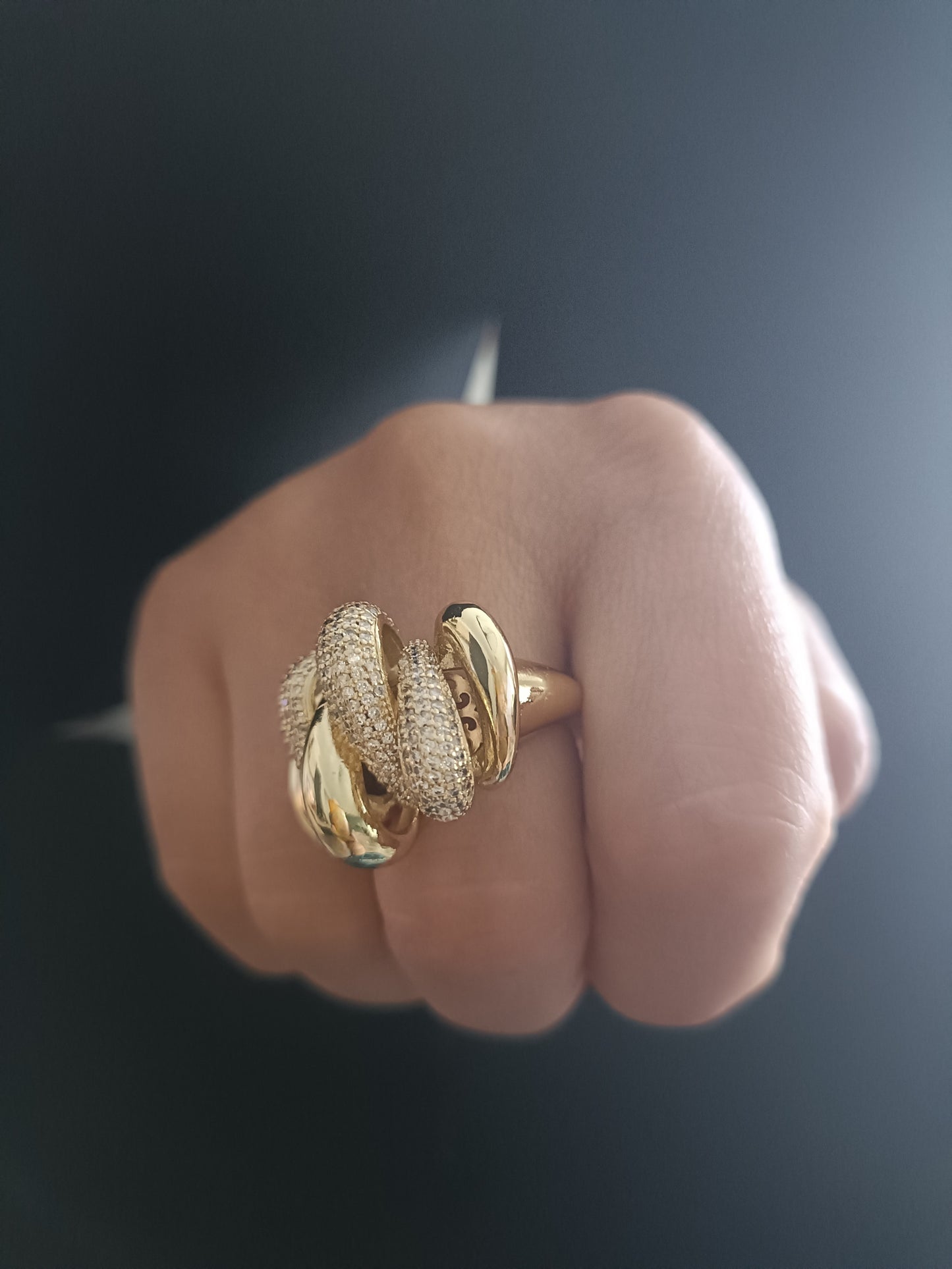 Anello - Claw Chic - Finitura Gold - Pavè Pietre luminose