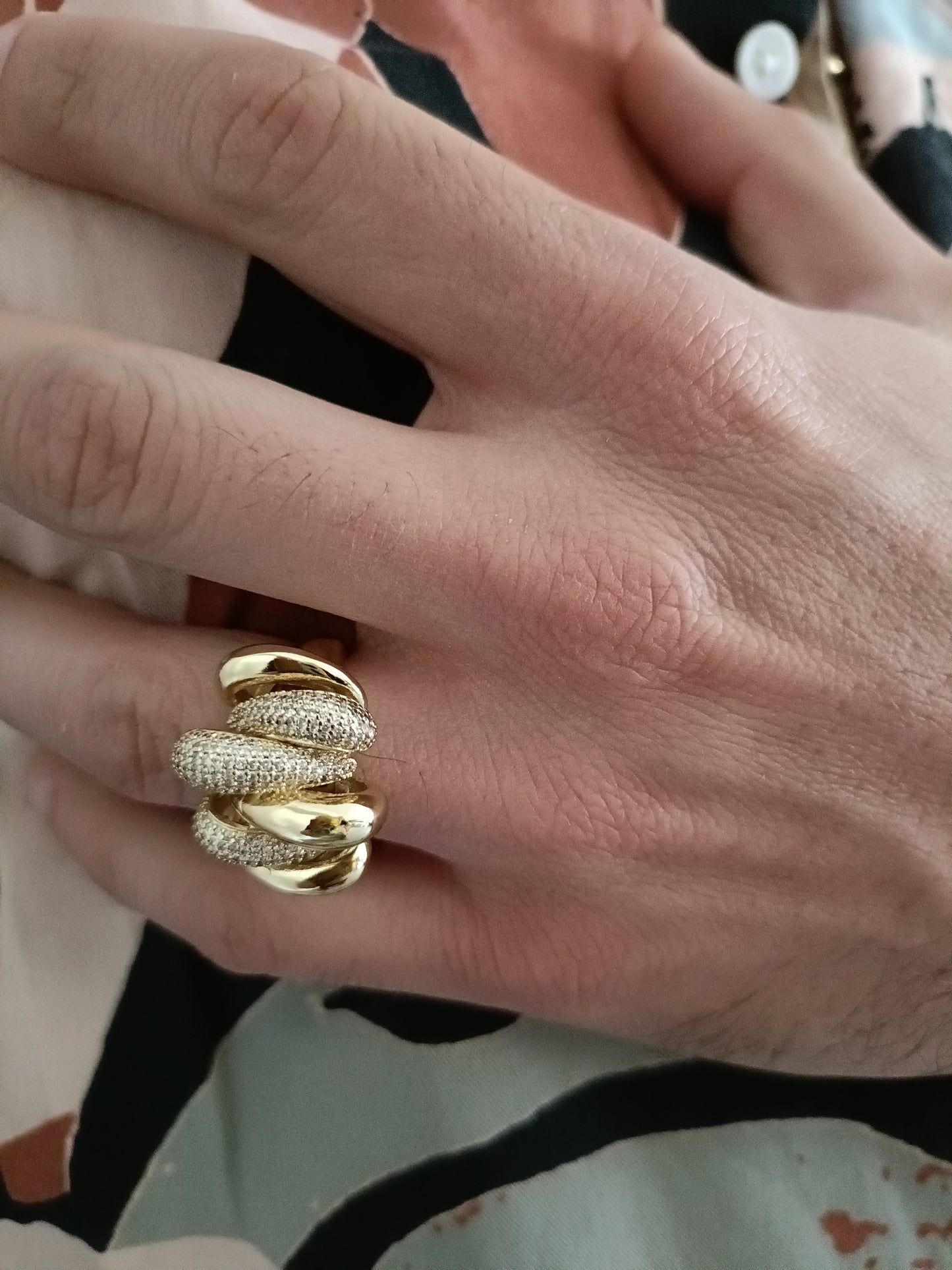 Anello - Claw Chic - Finitura Gold - Pavè Pietre luminose